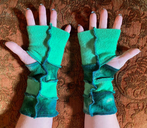 Green on green cashmere armwarmers